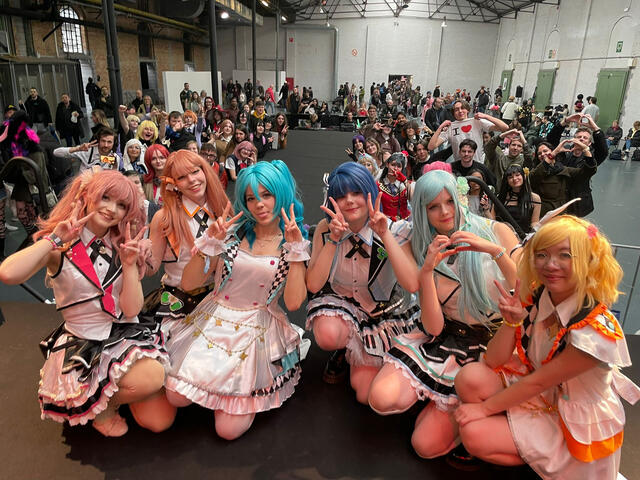 Picture together on stage ! Picture together on stage !